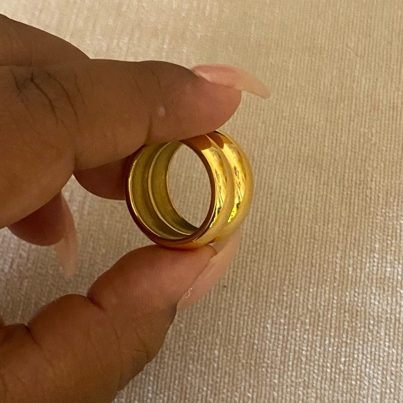 Gold pleated RING - Picture 2 of 4